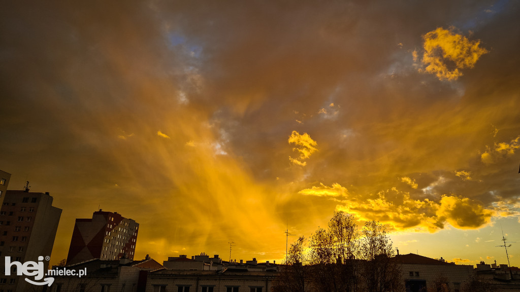 Zjawiskowa tęcza i zachód