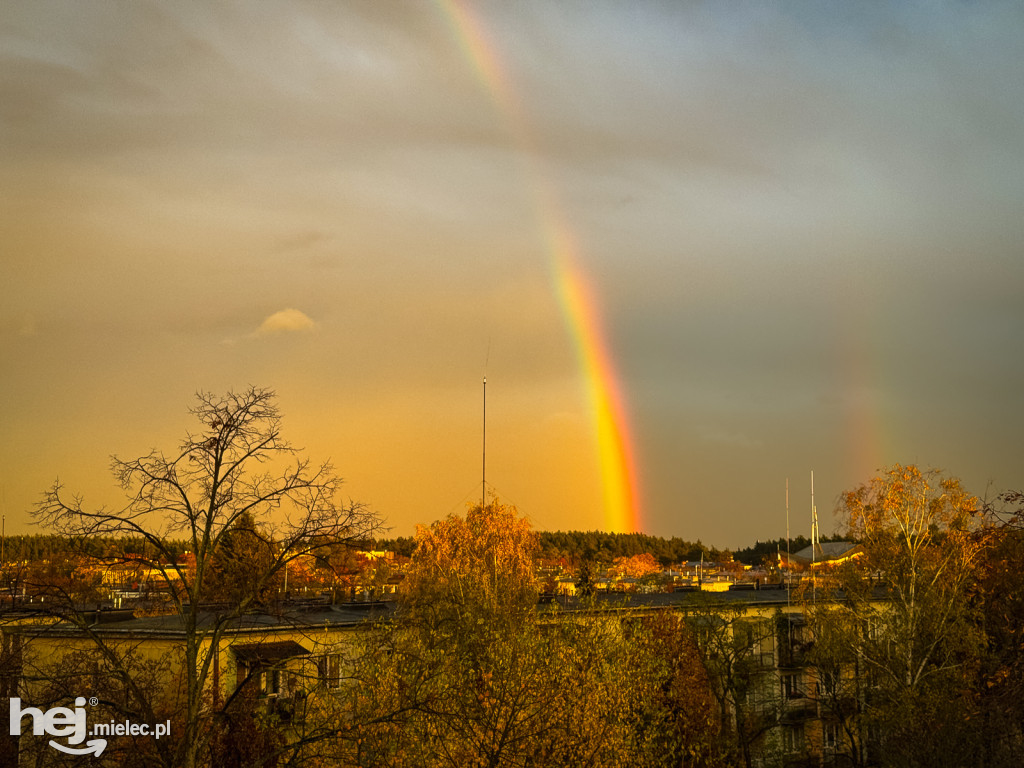 Zjawiskowa tęcza i zachód