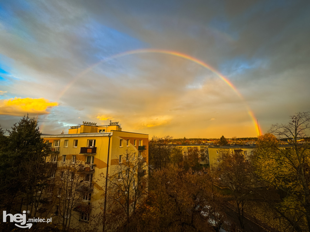 Zjawiskowa tęcza i zachód