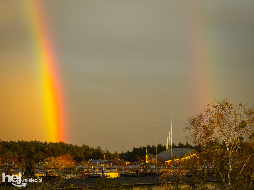 Zjawiskowa tęcza i zachód