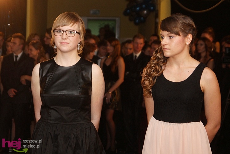 Studniówka II Liceum w 2013 roku - część I tanecznego Poloneza