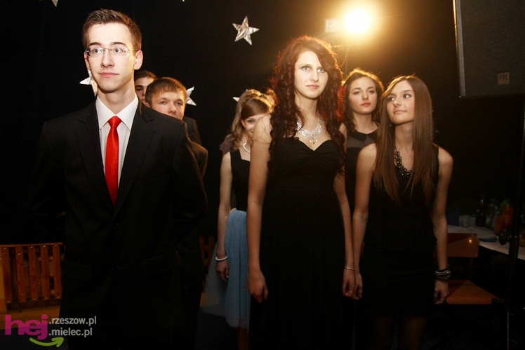 Studniówka II Liceum w 2013 roku - część I tanecznego Poloneza
