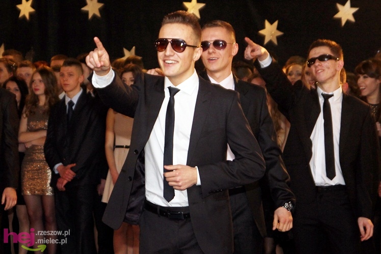 Studniówka II Liceum w 2013 roku - część I tanecznego Poloneza