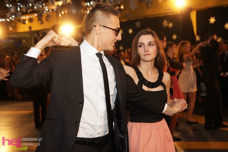 Studniówka II Liceum w 2013 roku - część I tanecznego Poloneza