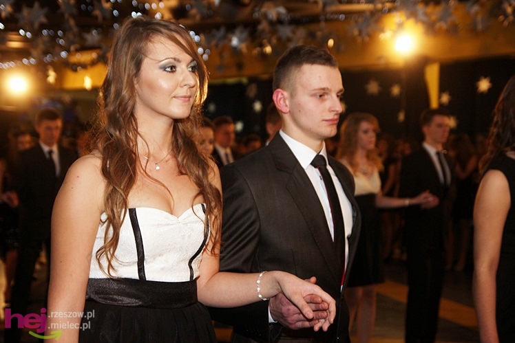 Studniówka II Liceum w 2013 roku - część I tanecznego Poloneza