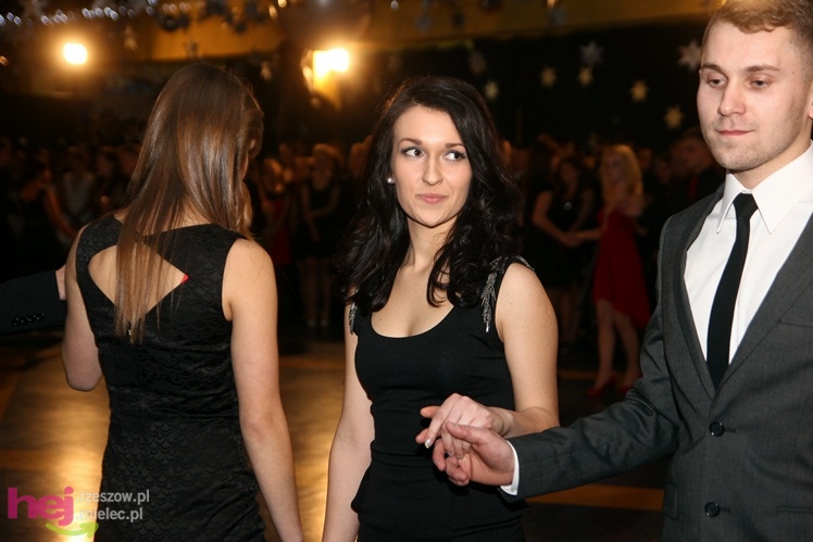 Studniówka II Liceum w 2013 roku - część I tanecznego Poloneza