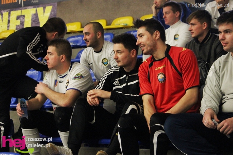 II Charytatywny Turniej Piłkarski Derby Mielca 2012 - część I