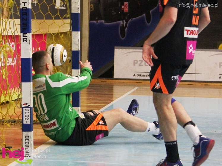 II Charytatywny Turniej Piłkarski Derby Mielca 2012 - część I