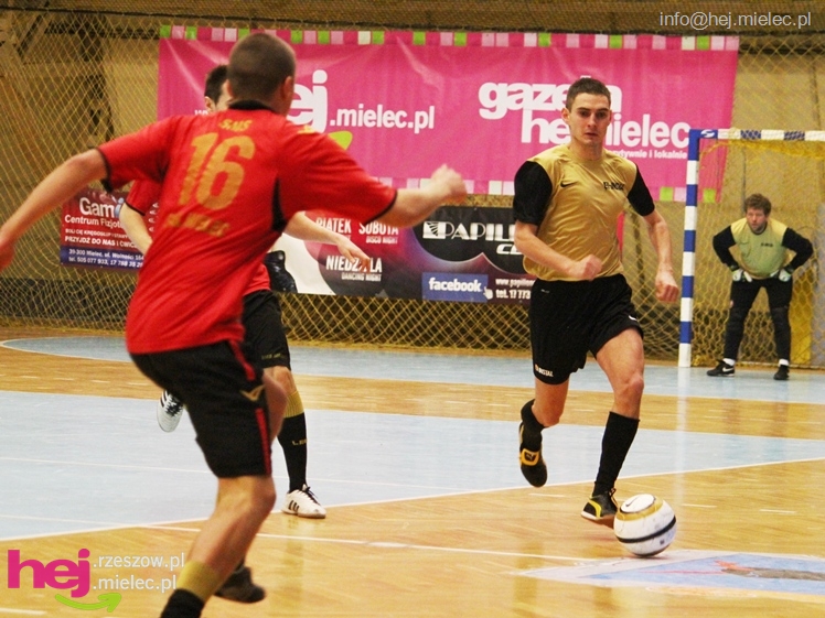 II Charytatywny Turniej Piłkarski Derby Mielca 2012 - część I