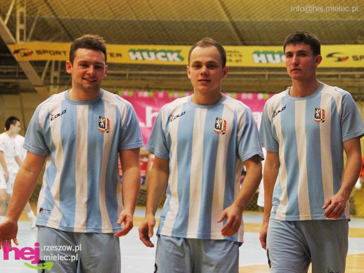 II Charytatywny Turniej Piłkarski Derby Mielca 2012 - część I