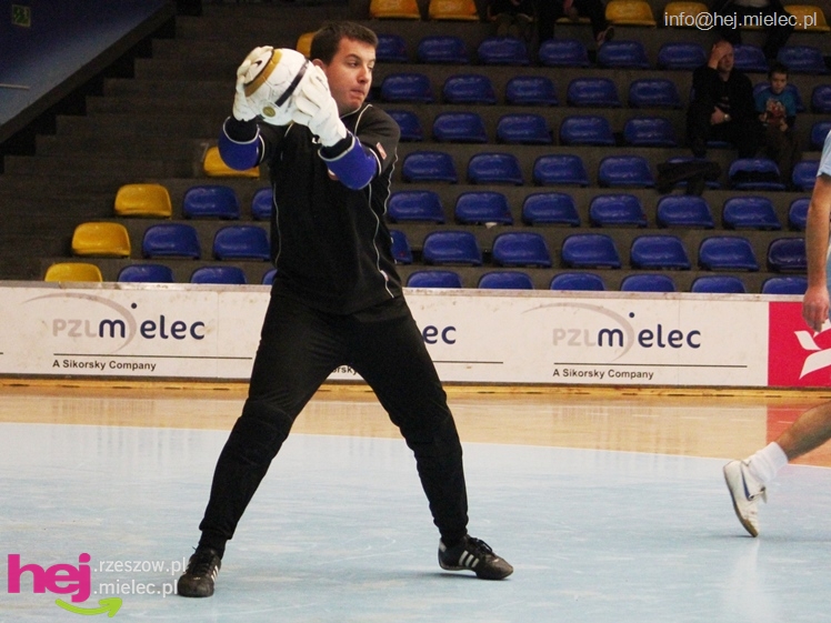 II Charytatywny Turniej Piłkarski Derby Mielca 2012 - część I