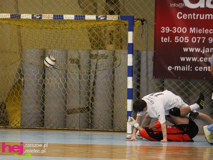 II Charytatywny Turniej Piłkarski Derby Mielca 2012 - część I