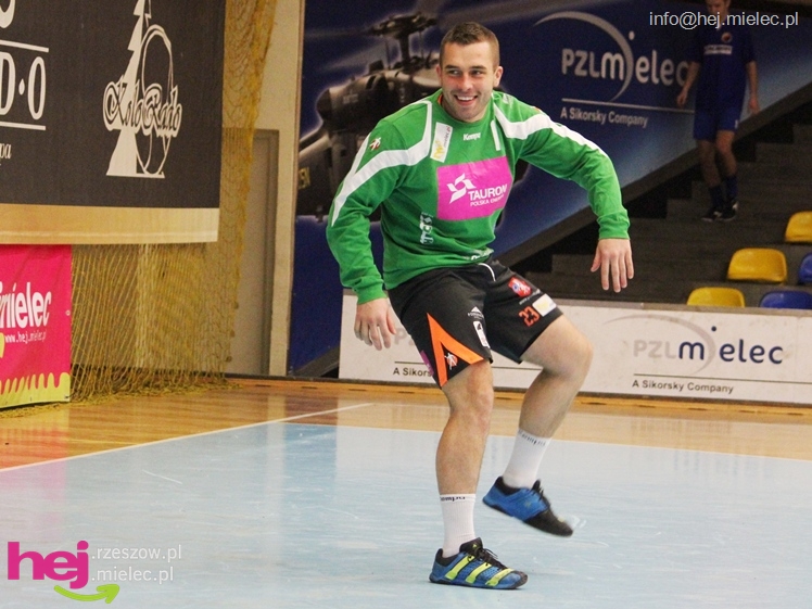 II Charytatywny Turniej Piłkarski Derby Mielca 2012 - część I