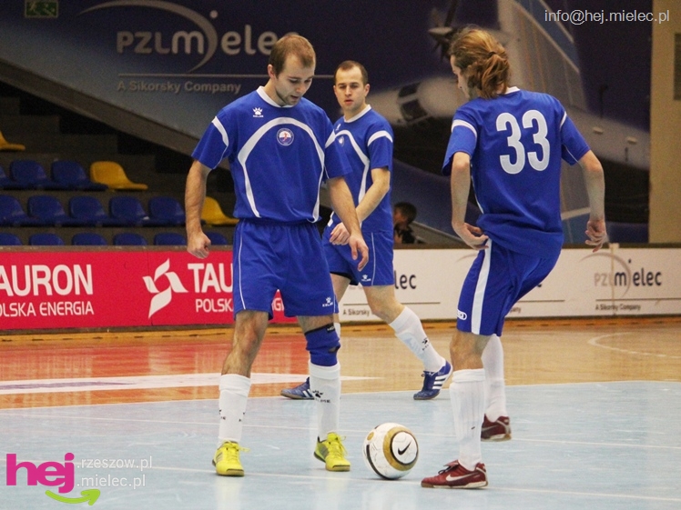 II Charytatywny Turniej Piłkarski Derby Mielca 2012 - część I