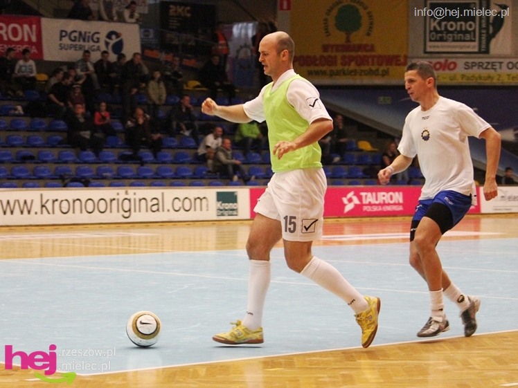 II Charytatywny Turniej Piłkarski Derby Mielca 2012 - część I