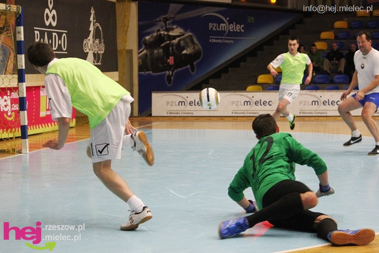 II Charytatywny Turniej Piłkarski Derby Mielca 2012 - część I