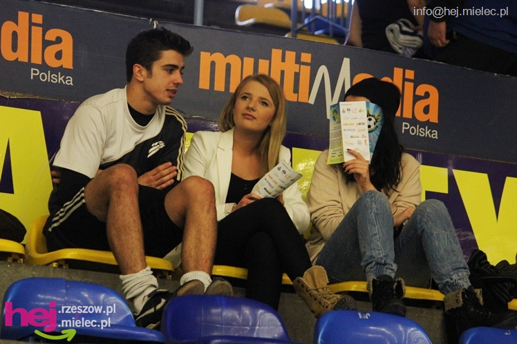 II Charytatywny Turniej Piłkarski Derby Mielca 2012 - część I