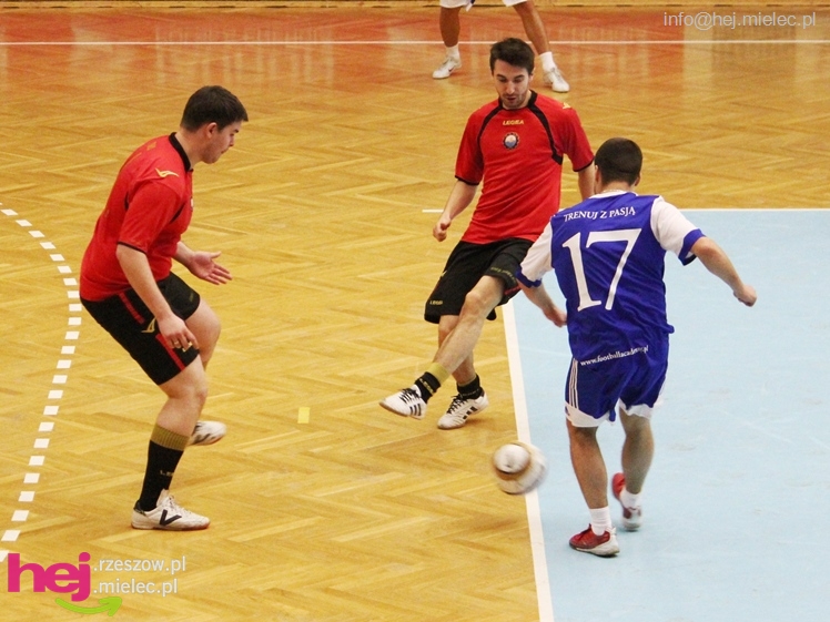 II Charytatywny Turniej Piłkarski Derby Mielca 2012 - część I