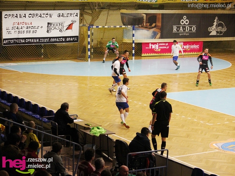 II Charytatywny Turniej Piłkarski Derby Mielca 2012 - część I