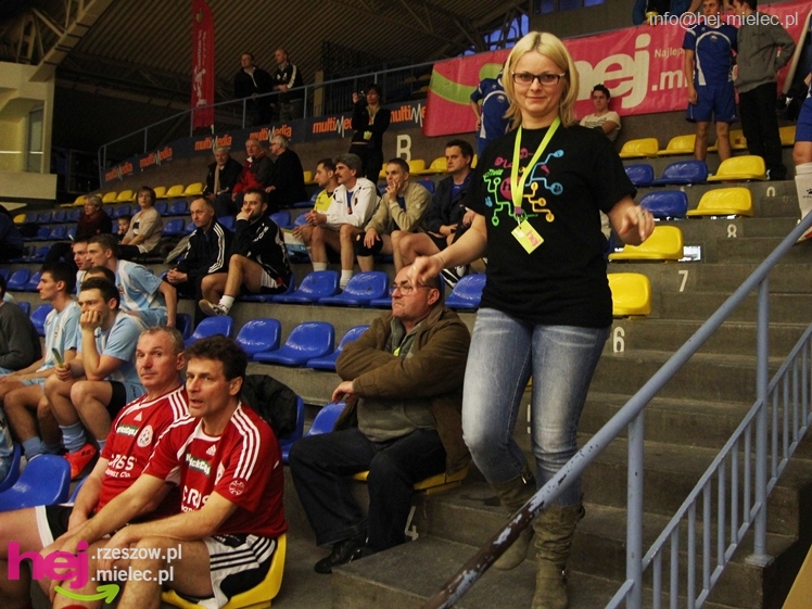 II Charytatywny Turniej Piłkarski Derby Mielca 2012 - część I