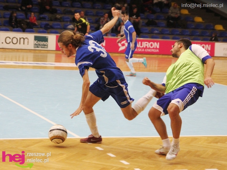 II Charytatywny Turniej Piłkarski Derby Mielca 2012 - część I