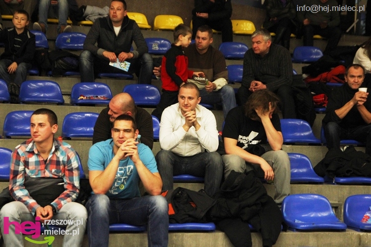 II Charytatywny Turniej Piłkarski Derby Mielca 2012 - część I