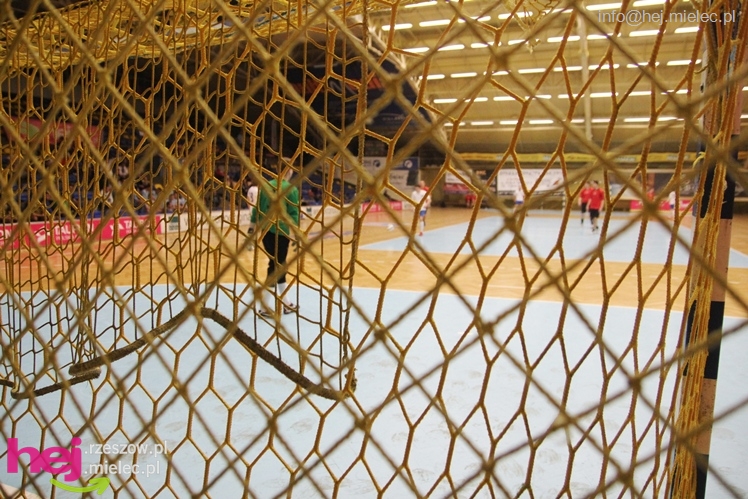 II Charytatywny Turniej Piłkarski Derby Mielca 2012 - część I