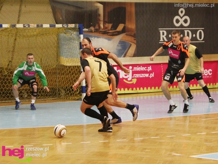 II Charytatywny Turniej Piłkarski Derby Mielca 2012 - część I