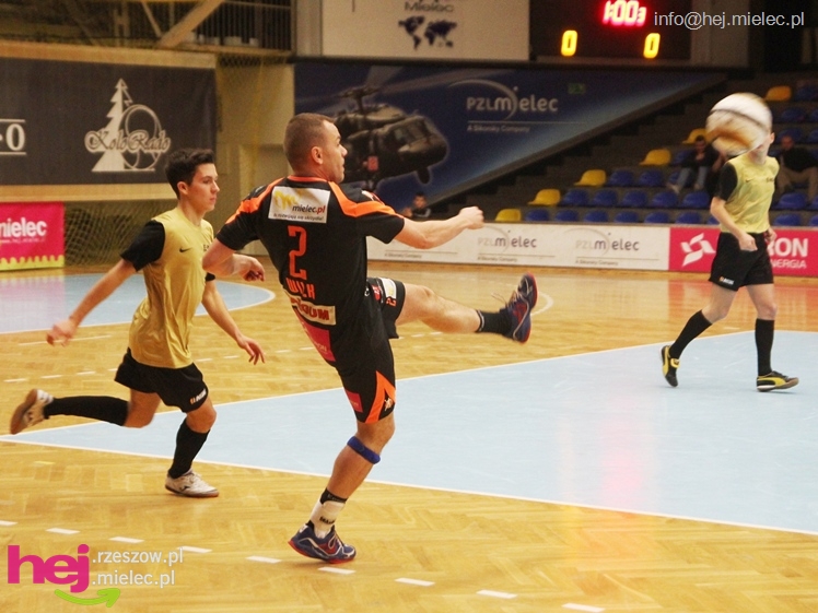 II Charytatywny Turniej Piłkarski Derby Mielca 2012 - część I