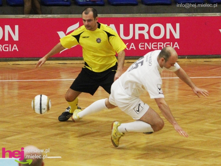 II Charytatywny Turniej Piłkarski Derby Mielca 2012 - część I