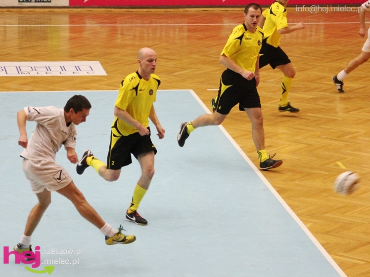 II Charytatywny Turniej Piłkarski Derby Mielca 2012 - część I