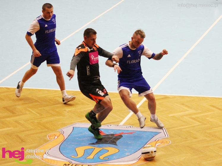 II Charytatywny Turniej Piłkarski Derby Mielca 2012 - część I