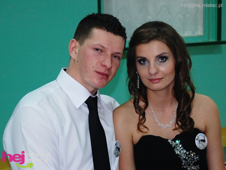 Studniówka w Zespole Szkół imienia Groszkowskiego - część 1