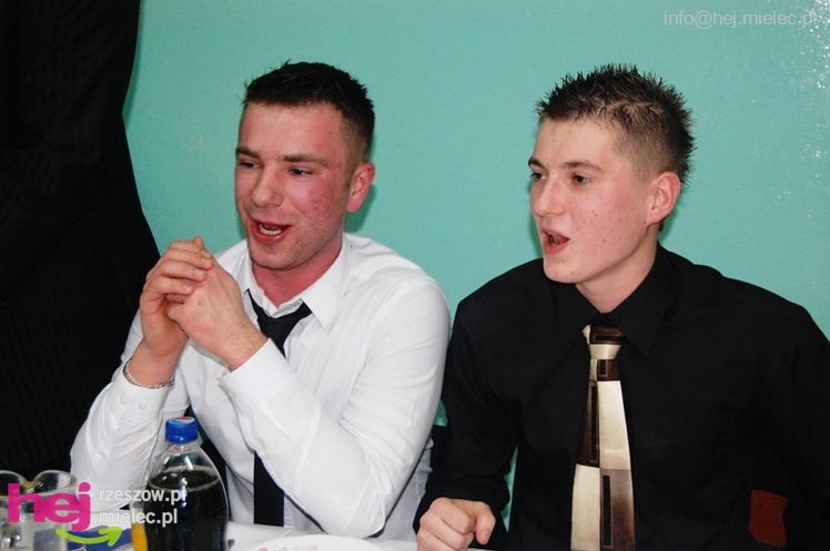 Studniówka w Zespole Szkół imienia Groszkowskiego - część 1