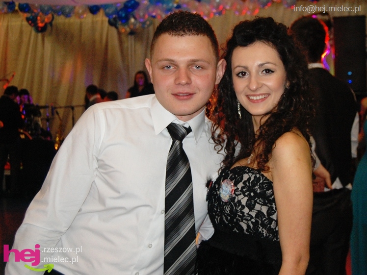 Studniówka w Zespole Szkół imienia Groszkowskiego - część 1