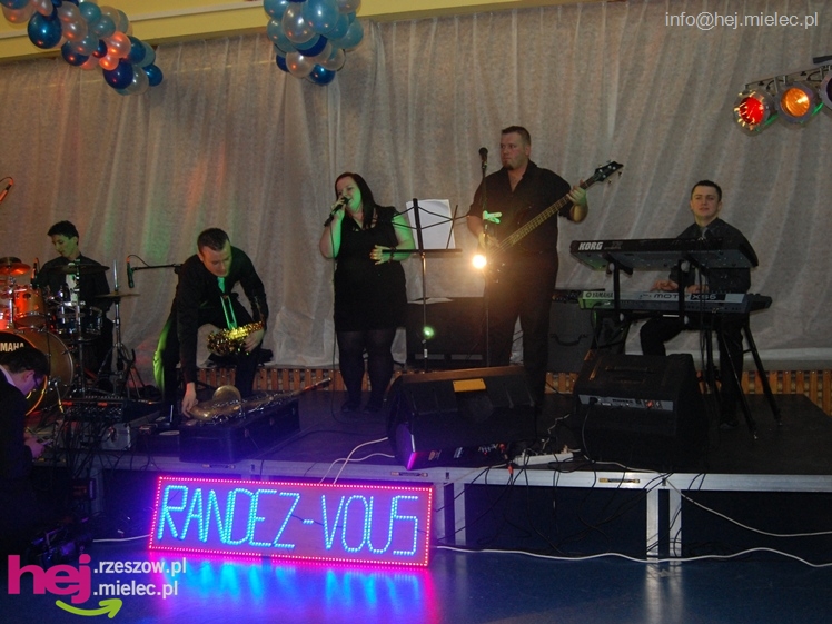 Studniówka w Zespole Szkół imienia Groszkowskiego - część 1