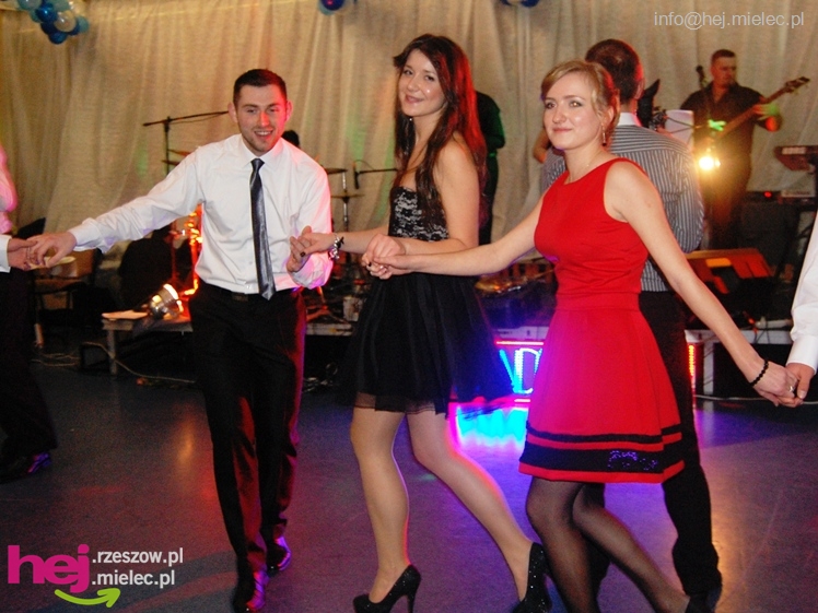 Studniówka w Zespole Szkół imienia Groszkowskiego - część 1