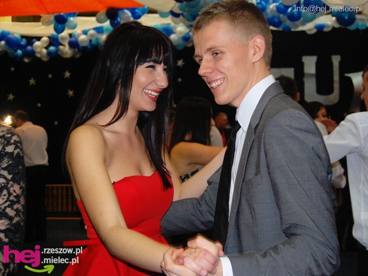 Studniówka w Zespole Szkół imienia Groszkowskiego - część 1