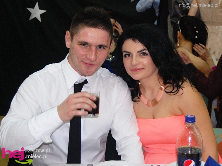 Studniówka w Zespole Szkół imienia Groszkowskiego - część 1