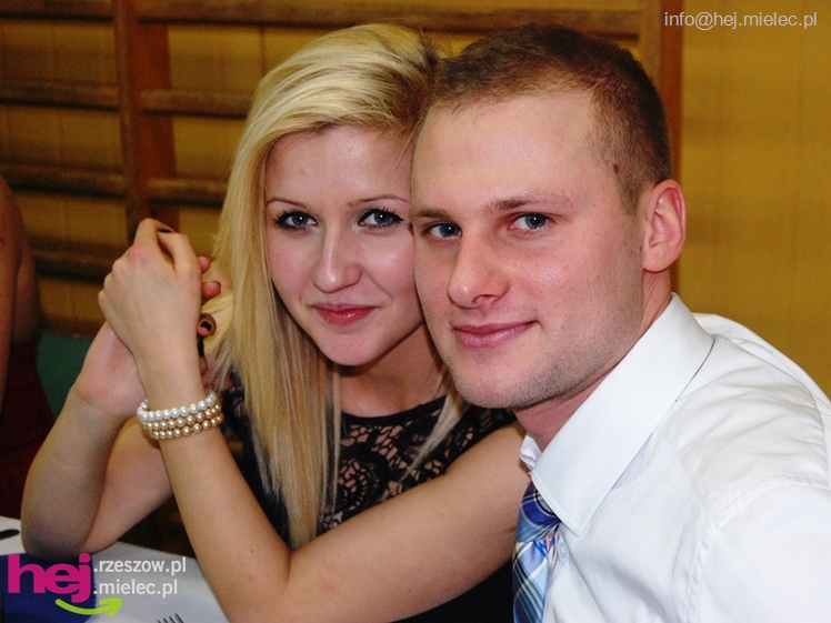 Studniówka w Zespole Szkół imienia Groszkowskiego - część 1