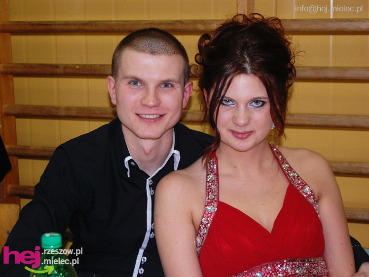 Studniówka w Zespole Szkół imienia Groszkowskiego - część 1