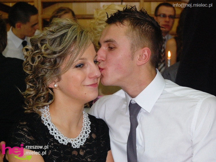 Studniówka w Zespole Szkół imienia Groszkowskiego - część 1