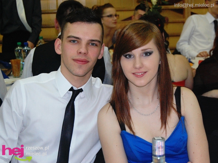 Studniówka w Zespole Szkół imienia Groszkowskiego - część 1