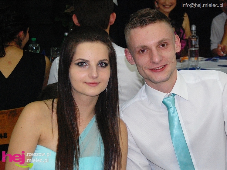 Studniówka w Zespole Szkół imienia Groszkowskiego - część 1