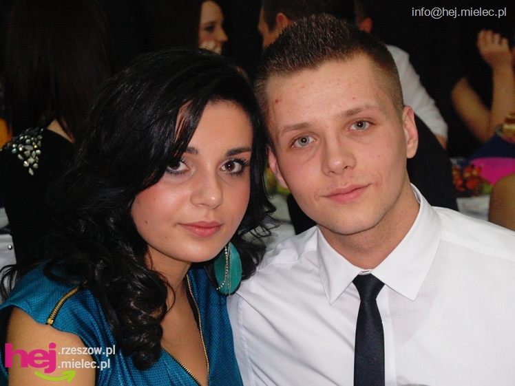 Studniówka w Zespole Szkół imienia Groszkowskiego - część 1