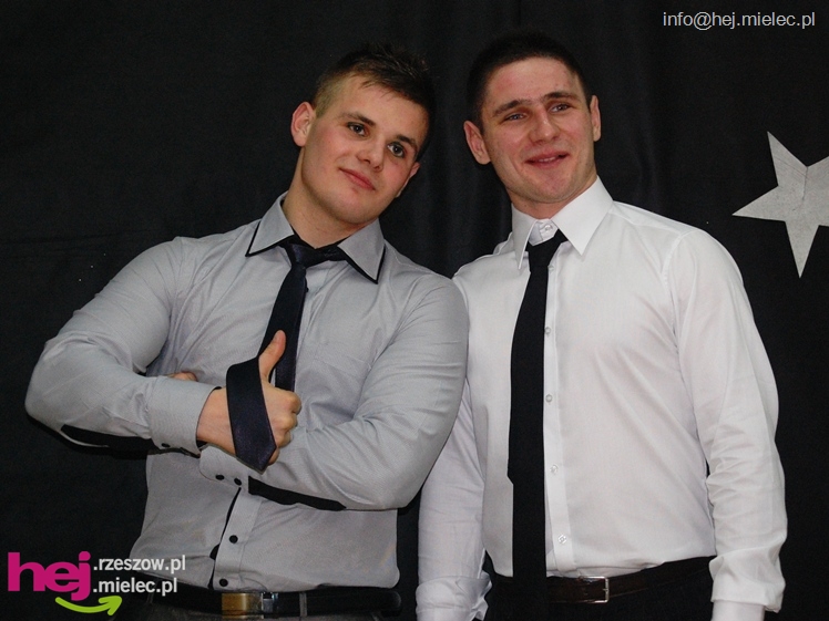 Studniówka w Zespole Szkół imienia Groszkowskiego - część 1