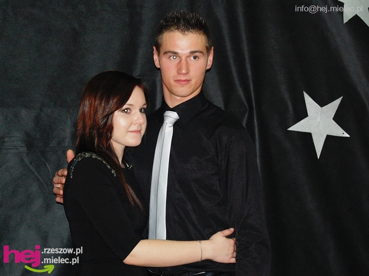 Studniówka w Zespole Szkół imienia Groszkowskiego - część 1