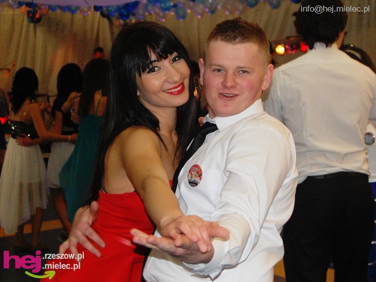 Studniówka w Zespole Szkół imienia Groszkowskiego - część 1