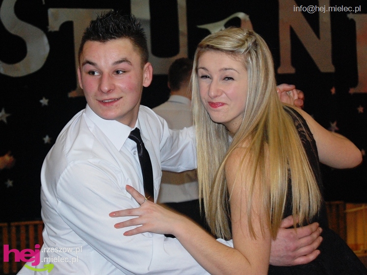 Studniówka w Zespole Szkół imienia Groszkowskiego - część 1