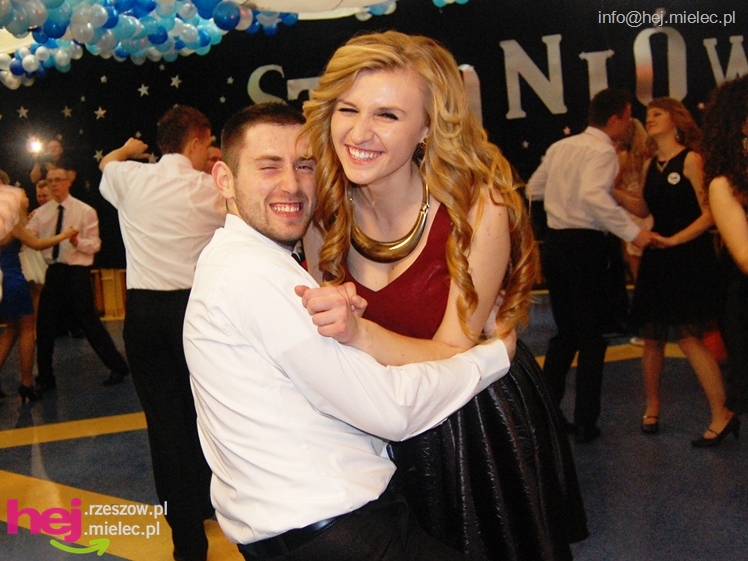 Studniówka w Zespole Szkół imienia Groszkowskiego - część 1